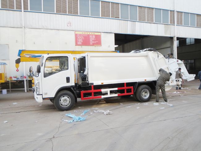 五十鈴3噸壓縮式垃圾車