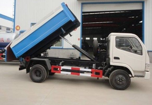 東風(fēng)6方勾臂式垃圾車