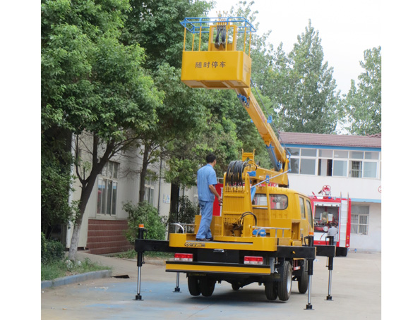 東風14米高空作業(yè)車