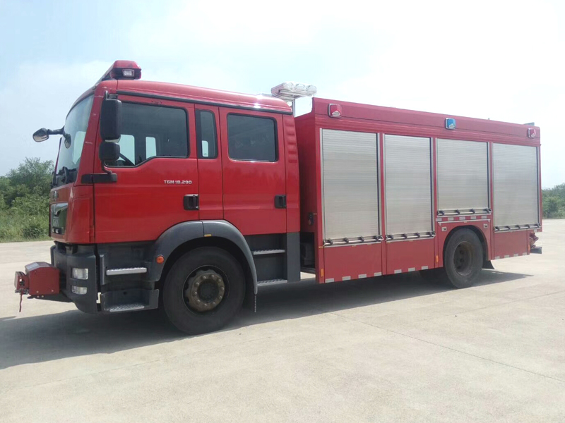 德國MAN壓縮空氣泡沫消防車