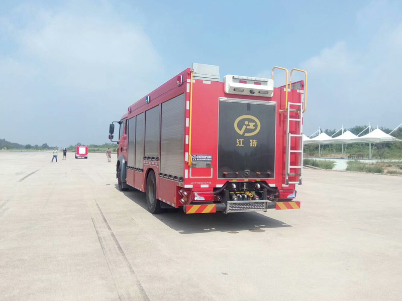德國MAN壓縮空氣泡沫消防車